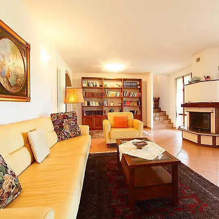 Granarola Sleeps 10 Pool Air Con Wifi Gradara