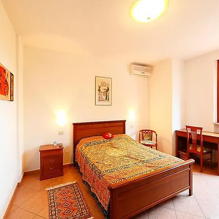Granarola Sleeps 10 Pool Air Con Wifi Ferienhaus